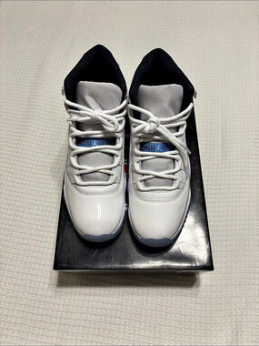 Jordan Air Jordan 11 Retro Sneakers White & Black US 11 Like New